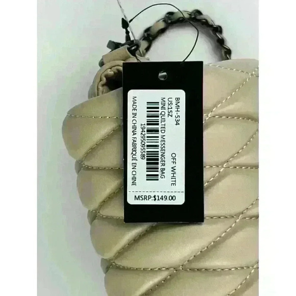 NEW! Badgley Mischka Women's Quilted Messenger Bag In Off White NWT $149 - Picture 4 of 4